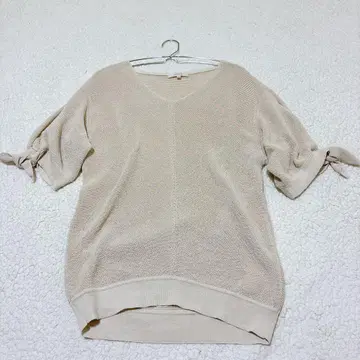 새상품급 [ EPOCA ] 리본 소매 니트탑 (40) 베이지 5부 소매