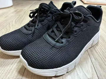 23 SKECHERS 메모리폼 블랙 스니커즈