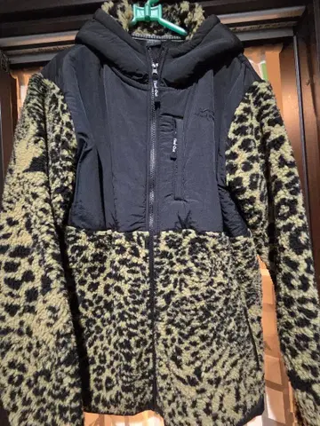 레오파드 플리스 자켓 후드 부착