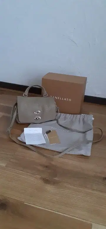 자네라토 미니 포스티나