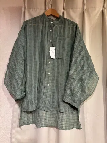 as know as 스트라이프 패턴 모스그린 긴팔 셔츠