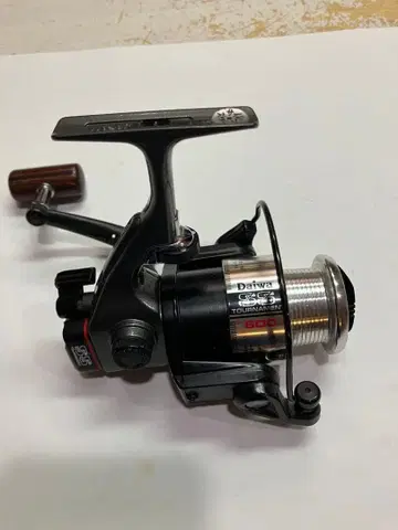 오래된 다이와 위스커 토너먼트 SS600 중고품 80년대 카디널 계류