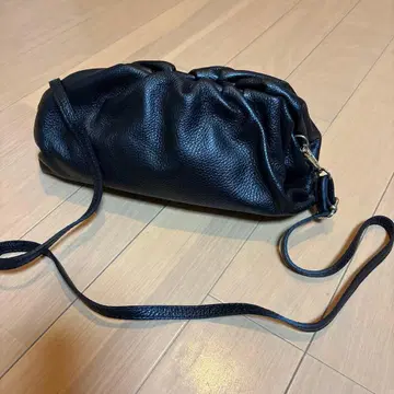 블랙 개더 숄더백