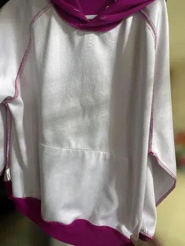 후드 부착 화이트 핑크