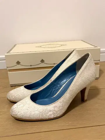 BENIR 화이트 레이스 펌프스 35