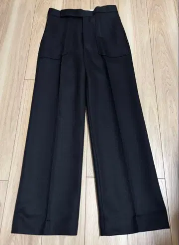 KHAITE 블랙 스트레이트 레그 슬랙스