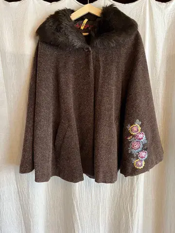 후리후 판초 케이프 코트 브라운 자수 꽃
