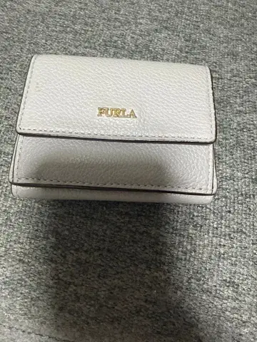 FURLA 그레이 3단 폴더형 지갑