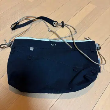 CIE 블랙 숄더백