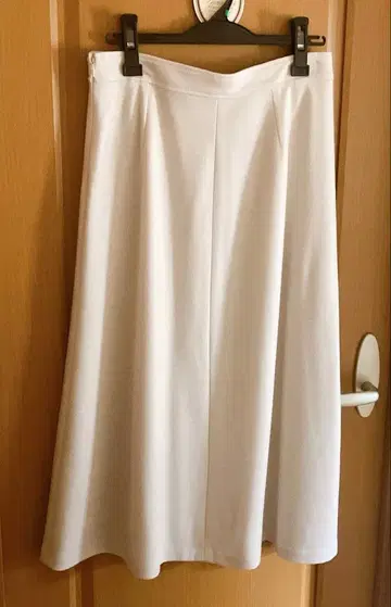 12/6 한정판 플레어 스커트 그레이 화이트 계열