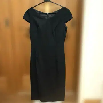 Le souk 타이트 원피스 반팔 울 사이즈 2