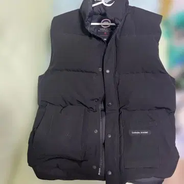 CANADA GOOSE 블랙 베스트 MM 사이즈