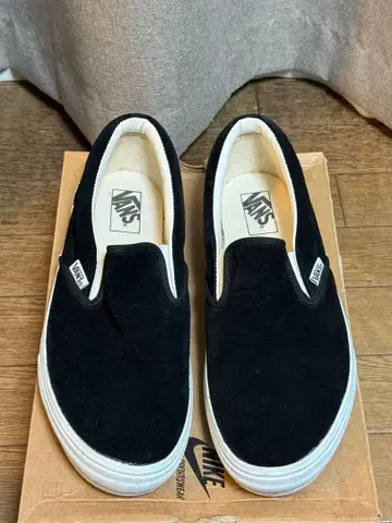 반스 슬립온 스웨이드 블랙/화이트 US10.5 28.5cm