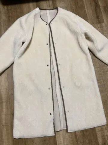 [ 새상품 ] 화이트 보아 롱 코트