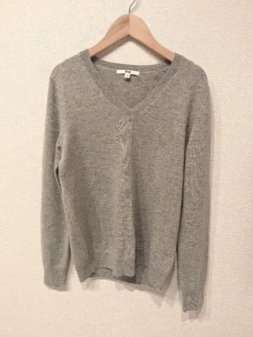 유니클로 캐시미어 니트 그레이 V넥