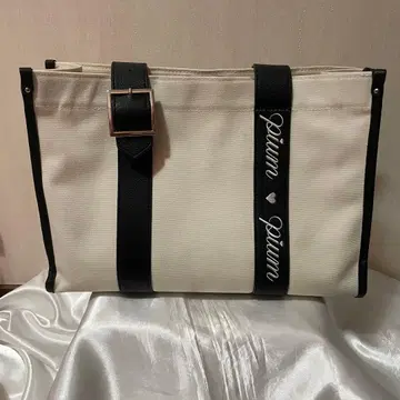 pium 벨트 로고 핸들 토트백 아이보리