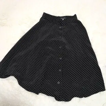 블랙 도트 무늬 플레어 스커트 ( JUSGLITTY )