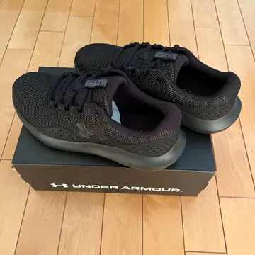 언더아머 차지드 서지 4E BLK 사이즈 27cm