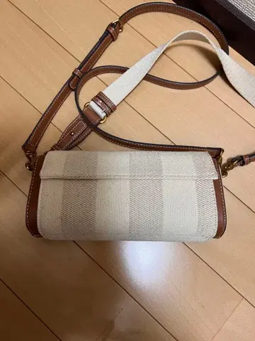 ZARA 스트라이프 디자인 숄더백