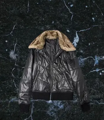 블랙 퍼 옷깃 숏 다운 자켓