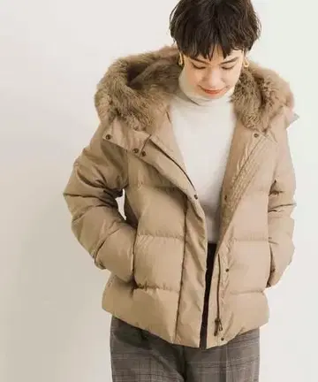 URBAN RESEARCH 래빗 후드 스트레치 숏 다운 베이지