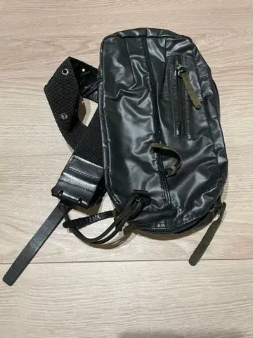 레어템 ZER AMERICAN RAG CIE 바디백 블랙