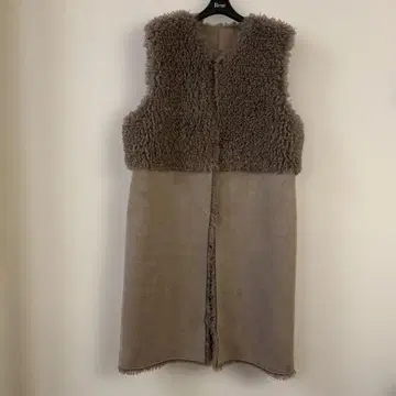 새상품 KOKIA 리버서블 민소매 롱 코트