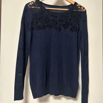 MICHAEL KORS 네이비 꽃무늬 디자인 니트