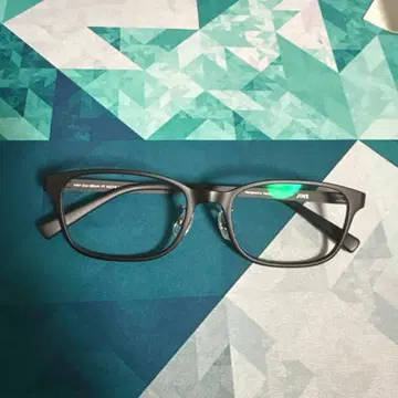 JINS 블랙 프레임 안경