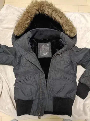 TNA 퍼 후드 캐주얼 자켓 블랙