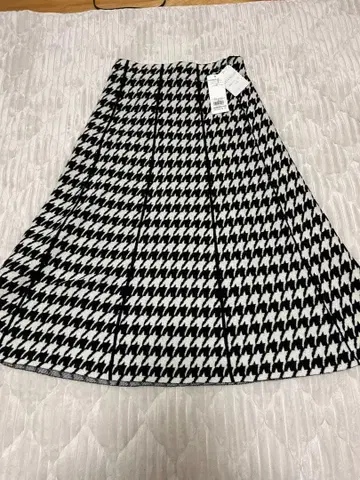 ITS DEMO 하운드투스 스커트