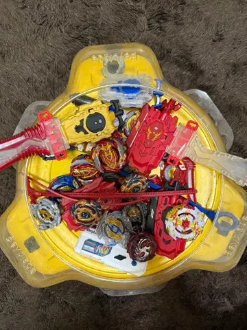 베이블레이드 세트 10개와 스핀 컨트롤러