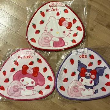 사쿠마 x 산리오 캐릭터즈 당첨 복권 매트