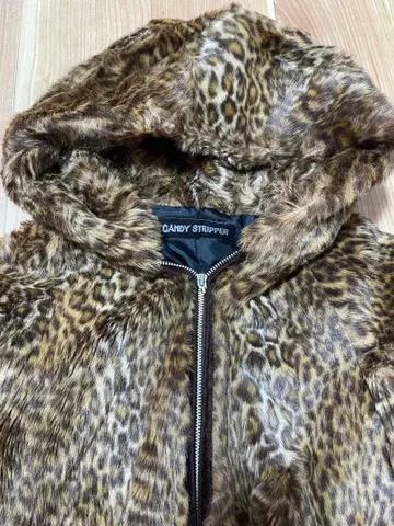 CANDY STRIPPER 레오파드 무늬 자켓