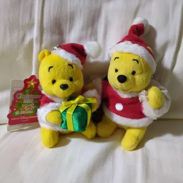 디즈니 곰돌이 푸 크리스마스 산타 인형 배지 참