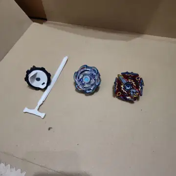 베이블레이드 버스트 2개 세트 상태 좋음