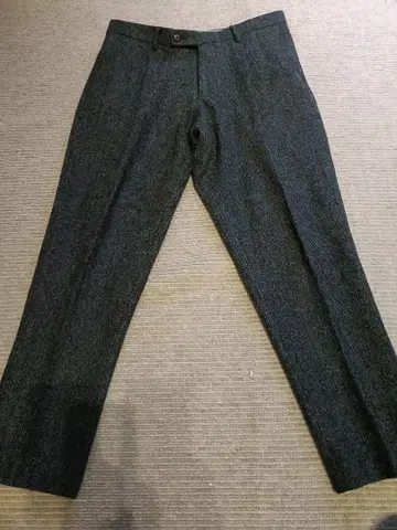 BERWICH 다크 그레이 헤링본 팬츠