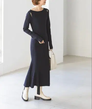 noble 암 슬릿 머메이드 니트 원피스