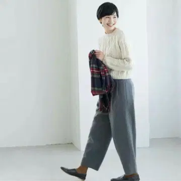 북유럽 생활 잡화점 코다와리 실루엣의 따뜻한 울 팬츠 차콜 그레이