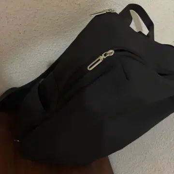 심플 블랙 백팩 LOFT