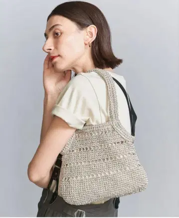 [ 새상품급 ] BEAUTY&YOUTH 메탈릭 코드 미니 토트백