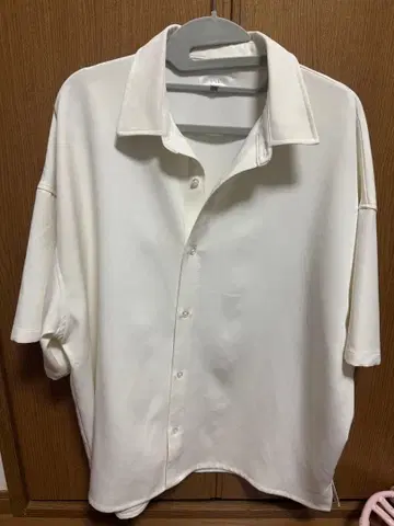 LILL XL 화이트 반팔 셔츠