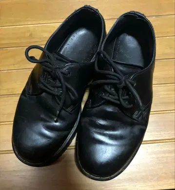 닥터마틴 3홀 플레인토 UK6 25cm 블랙 가죽