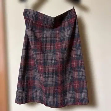 키이스의 체크 무늬 타이트 스커트