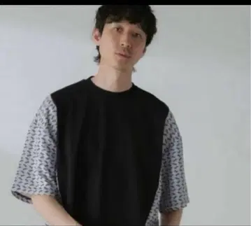 나노 유니버스 절개 패턴 T 반팔 셔츠