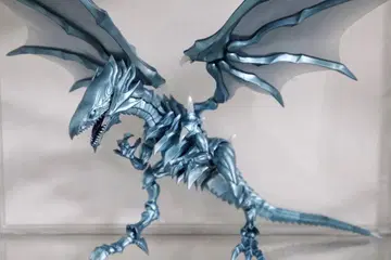 푸른 눈의 백룡 프라모델