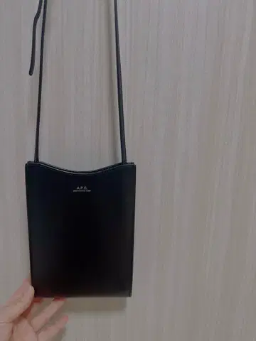 A.P.C. 가죽 숄더백 블랙 (12시간 한정 가격)