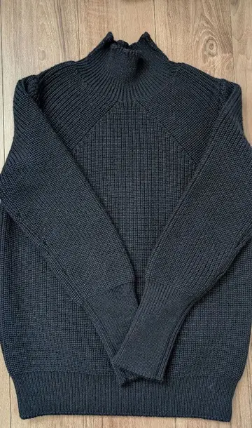 BATONER 바토너 다크 네이비 시그니처 니트 하이넥