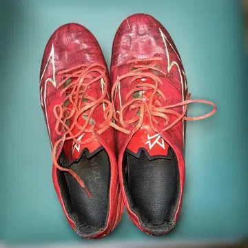 Mizuno Morelia Neo 레드 축구화