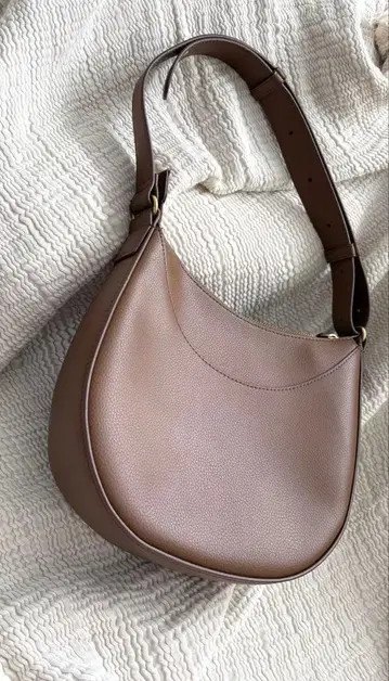 정품 UNIQLO 유니클로 레더 터치 원 핸들 백 브라운 갈색